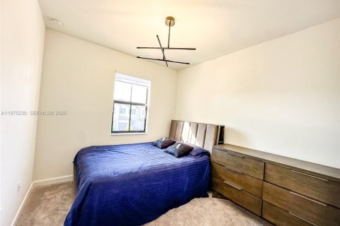 Townhouse in Homestead, Florida 3 bedrooms, 157.47 sq.m. № 2036320 - photo 14