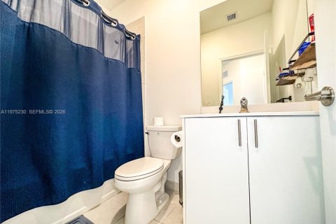 Townhouse in Homestead, Florida 3 bedrooms, 157.47 sq.m. № 2036320 - photo 15