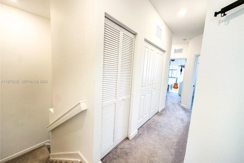 Townhouse in Homestead, Florida 3 bedrooms, 157.47 sq.m. № 2036320 - photo 16