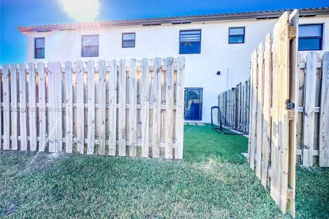 Townhouse in Homestead, Florida 3 bedrooms, 157.47 sq.m. № 2036320 - photo 20