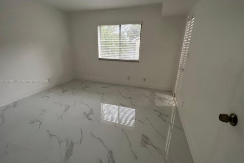 Copropriété à louer à Pompano Beach, Floride: 2 chambres, 81.75 m2 № 1927797 - photo 10