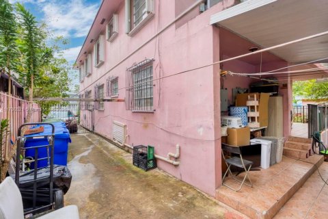 Купить коммерческую недвижимость в Майами, Флорида № 1979694 - фото 18