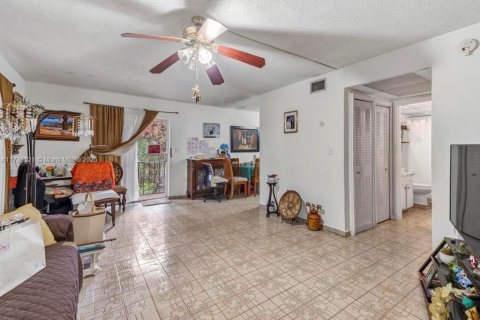 Купить коммерческую недвижимость в Майами, Флорида № 1979694 - фото 19