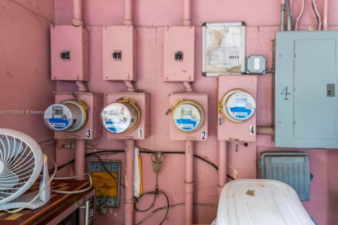 Купить коммерческую недвижимость в Майами, Флорида № 1979694 - фото 12