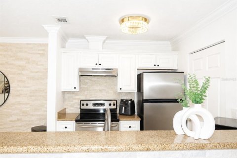 Condo in Largo, Florida, 1 bedroom  № 2259128 - photo 9
