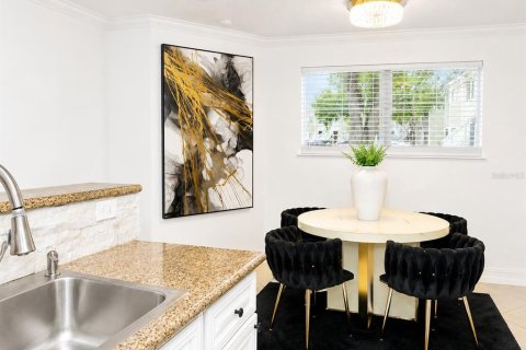 Condo in Largo, Florida, 1 bedroom  № 2259128 - photo 7