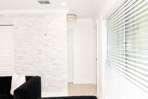 Condo in Largo, Florida, 1 bedroom  № 2259128 - photo 11