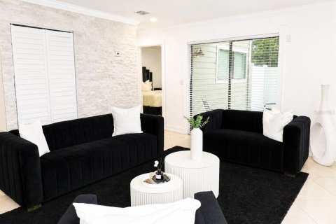 Condo in Largo, Florida, 1 bedroom  № 2259128 - photo 10