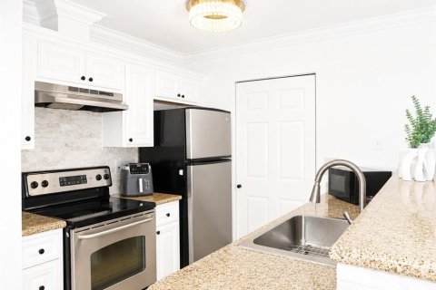 Condo in Largo, Florida, 1 bedroom  № 2259128 - photo 8