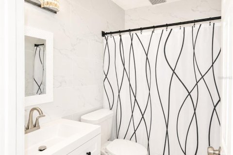 Condo in Largo, Florida, 1 bedroom  № 2259128 - photo 16