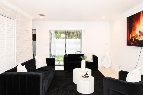 Condo in Largo, Florida, 1 bedroom  № 2259128 - photo 3