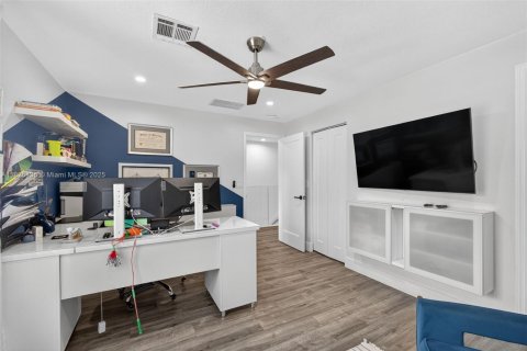 Townhouse in Royal Palm Beach, Florida 2 bedrooms, 134.52 sq.m. № 1794151 - photo 25