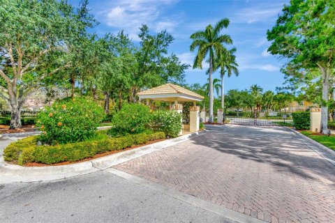 Townhouse in Royal Palm Beach, Florida 2 bedrooms, 134.52 sq.m. № 1794151 - photo 3