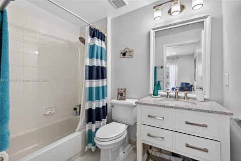 Townhouse in Royal Palm Beach, Florida 2 bedrooms, 134.52 sq.m. № 1794151 - photo 28