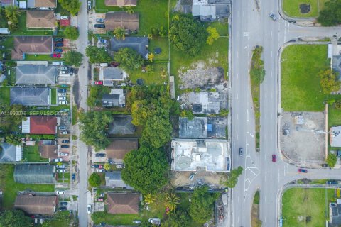 Commercial property in Miami, Florida № 2060789 - photo 5