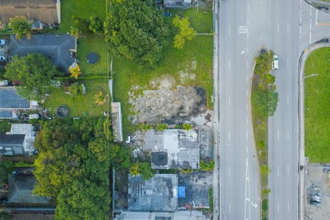 Commercial property in Miami, Florida № 2060789 - photo 4