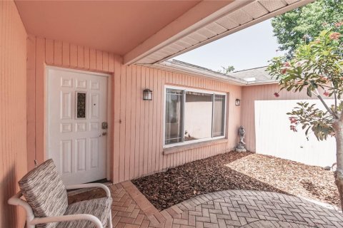 House in Port Richey, Florida 2 bedrooms, 157 sq.m. № 1653818 - photo 2