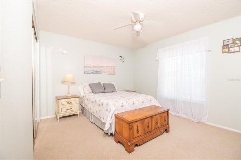 House in Port Richey, Florida 2 bedrooms, 157 sq.m. № 1653818 - photo 20