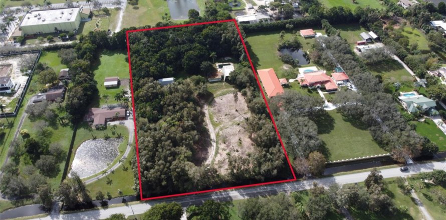 House in Southwest Ranches, Florida 8 bedrooms, 395.21 sq.m. № 977065