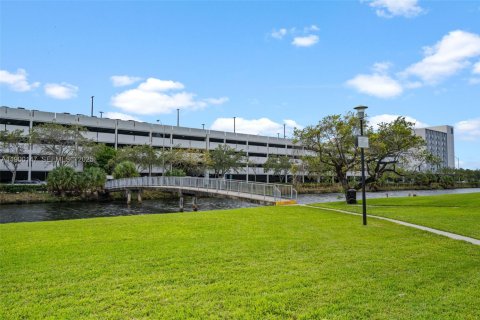 Copropriété à louer à Miami, Floride: 2 chambres, 69.68 m2 № 1952667 - photo 12
