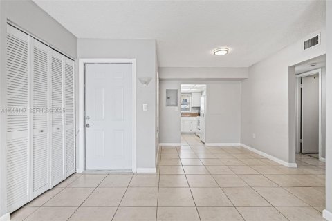 Copropriété à louer à Miami, Floride: 2 chambres, 69.68 m2 № 1952667 - photo 21