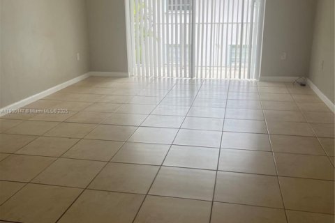 Condo in Miami, Florida, 2 bedrooms  № 1952667 - photo 5