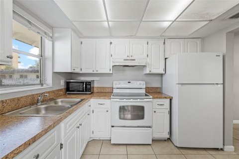 Copropriété à louer à Miami, Floride: 2 chambres, 69.68 m2 № 1952667 - photo 26