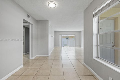 Copropriété à louer à Miami, Floride: 2 chambres, 69.68 m2 № 1952667 - photo 23