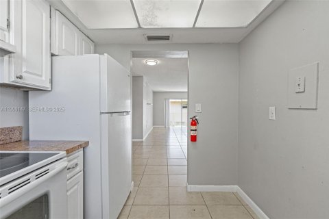 Copropriété à louer à Miami, Floride: 2 chambres, 69.68 m2 № 1952667 - photo 27