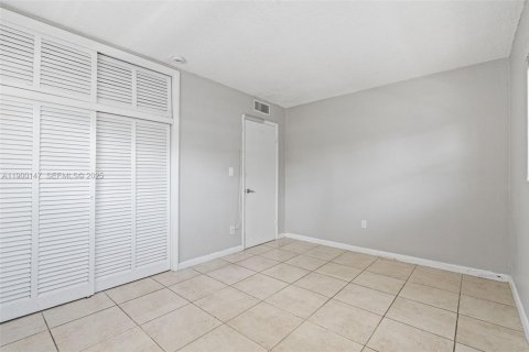 Copropriété à louer à Miami, Floride: 2 chambres, 69.68 m2 № 1952667 - photo 30