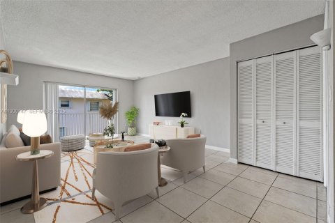 Copropriété à louer à Miami, Floride: 2 chambres, 69.68 m2 № 1952667 - photo 17
