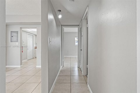 Copropriété à louer à Miami, Floride: 2 chambres, 69.68 m2 № 1952667 - photo 28