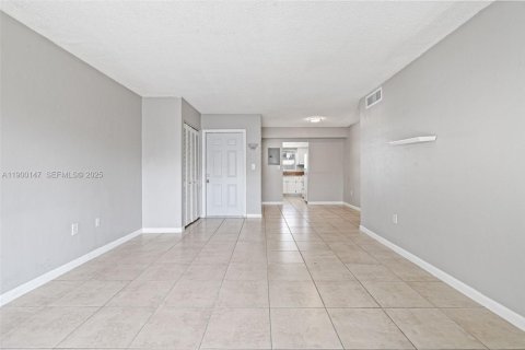 Copropriété à louer à Miami, Floride: 2 chambres, 69.68 m2 № 1952667 - photo 20