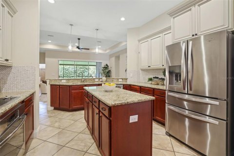 House in Wesley Chapel, Florida 4 bedrooms, 247.58 sq.m. № 1918532 - photo 15