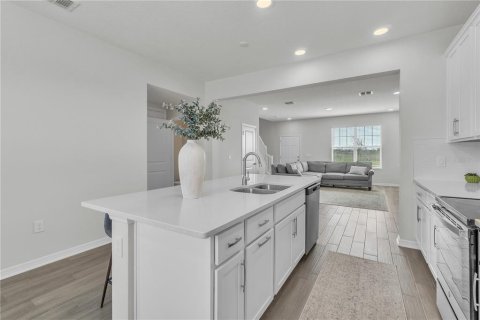 Townhouse in Winter Garden, Florida 3 bedrooms, 156.82 sq.m. № 1742869 - photo 10