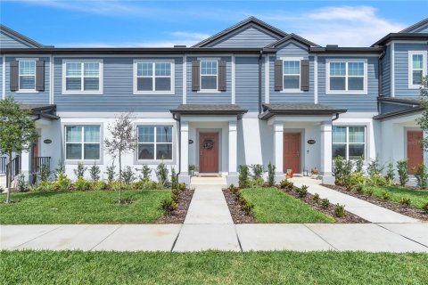 Townhouse in Winter Garden, Florida 3 bedrooms, 156.82 sq.m. № 1742869 - photo 1