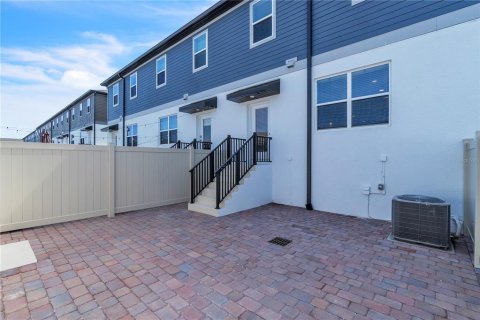 Townhouse in Winter Garden, Florida 3 bedrooms, 156.82 sq.m. № 1742869 - photo 29