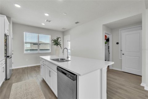 Townhouse in Winter Garden, Florida 3 bedrooms, 156.82 sq.m. № 1742869 - photo 11
