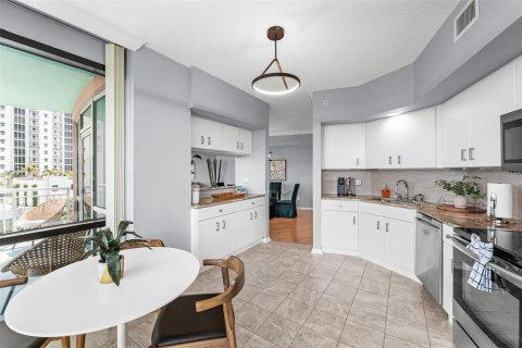 Condominio en alquiler en Orlando, Florida, 3 dormitorios, 179.49 m2 № 2351853 - foto 10