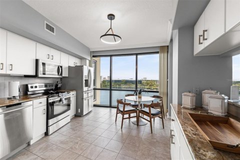 Condominio en alquiler en Orlando, Florida, 3 dormitorios, 179.49 m2 № 2351853 - foto 9