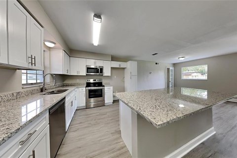 House in Casselberry, Florida 3 bedrooms, 116.69 sq.m. № 1886990 - photo 3