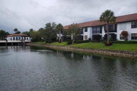 Copropriété à vendre à Stuart, Floride: 2 chambres, 105.44 m2 № 2413058 - photo 3