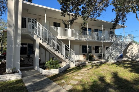 Apartamento en alquiler en Miami Springs, Florida, 1 dormitorio, 622.07 m2 № 1992011 - foto 12