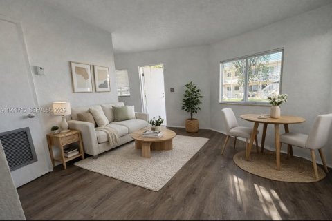 Apartamento en alquiler en Miami Springs, Florida, 1 dormitorio, 622.07 m2 № 1992011 - foto 1