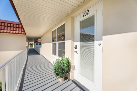 Condo in Vero Beach, Florida, 2 bedrooms № 2181966 - photo 20