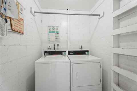 Condo in Vero Beach, Florida, 2 bedrooms № 2181966 - photo 21