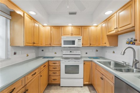 Condo in Vero Beach, Florida, 2 bedrooms № 2181966 - photo 6