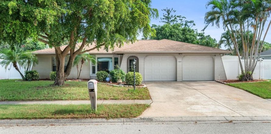 House in Bradenton, Florida 3 bedrooms, 136.75 sq.m. № 1886846