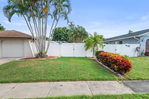 House in Bradenton, Florida 3 bedrooms, 136.75 sq.m. № 1886846 - photo 4