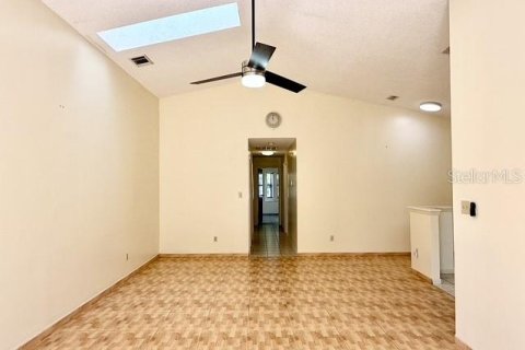 Villa ou maison à louer à Orlando, Floride: 3 chambres, 141.68 m2 № 2148958 - photo 12